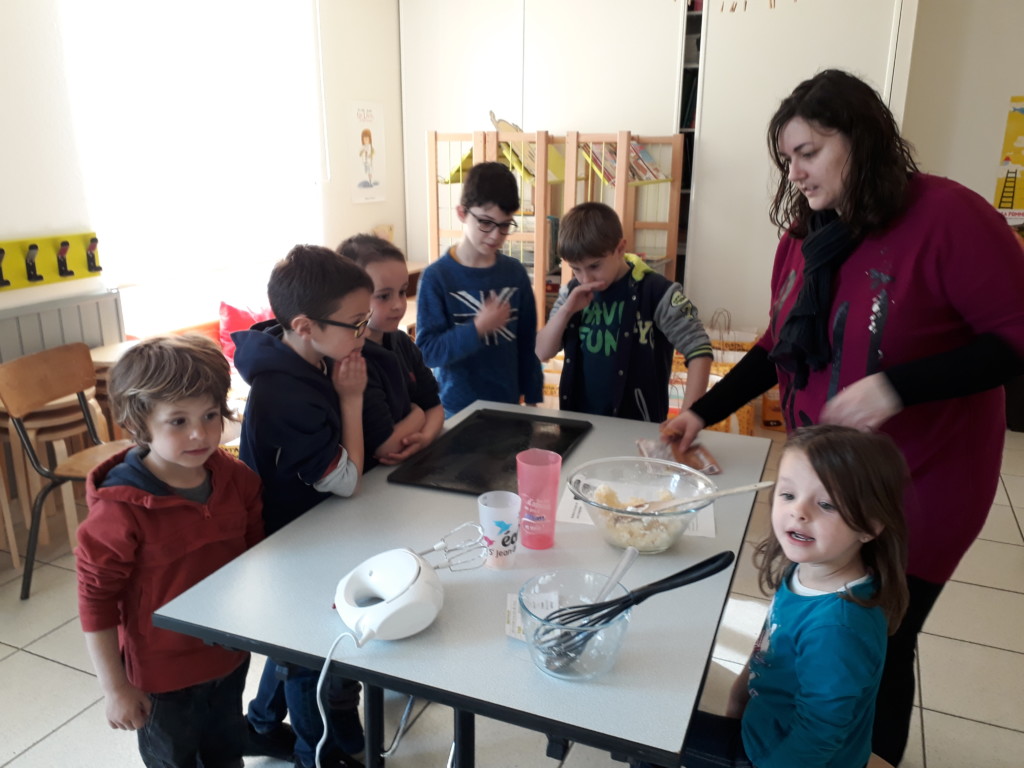 MS-GS : cuisine avec les parrains et marraines de CE2
