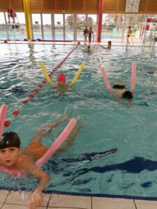 Fin d’un cycle de 8 séances de natation pour les CP et les CE2